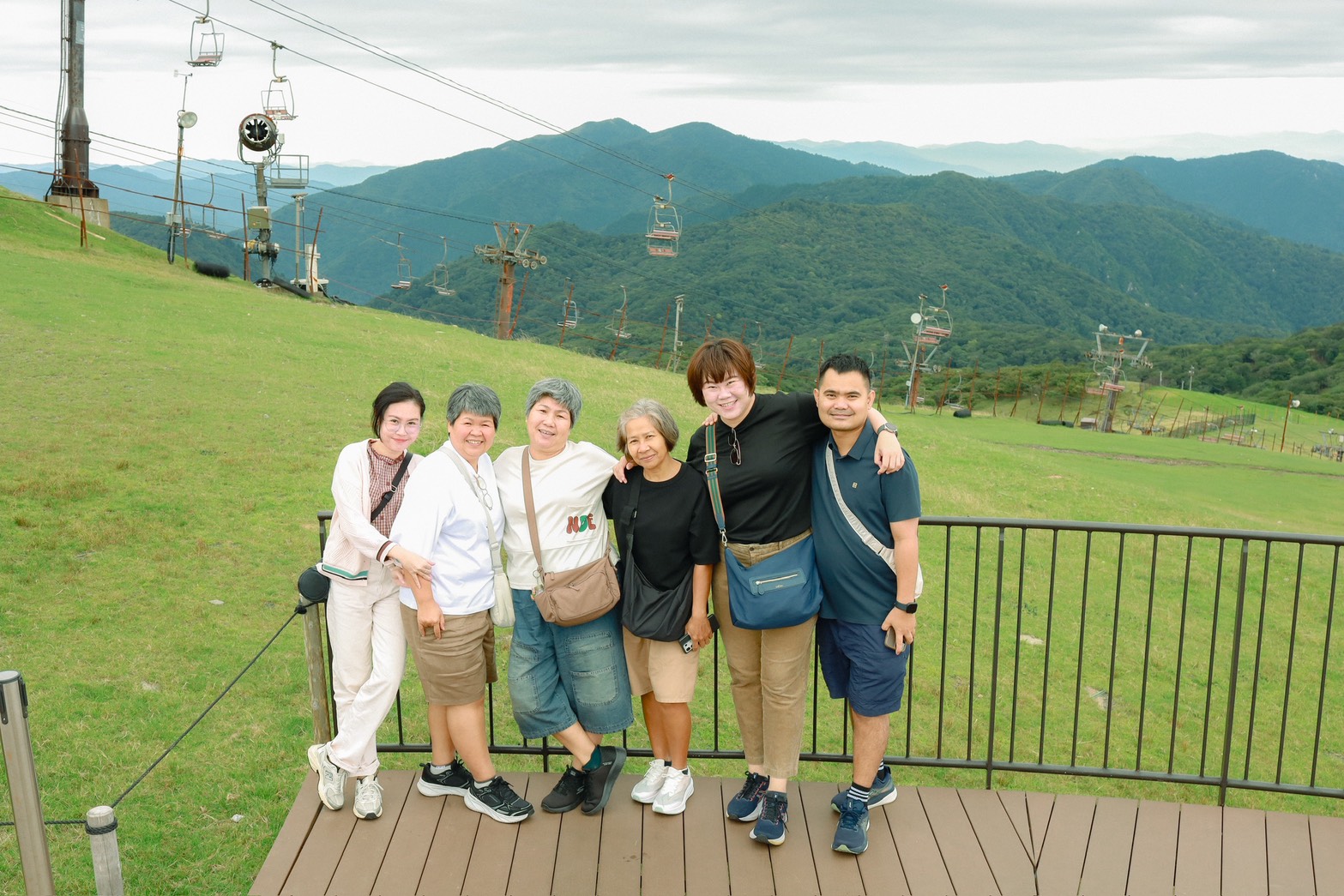 ลูกค้า Grandtourismo เที่ยว Biwako Valley ด้วยรถพร้อมคนขับญี่ปุ่น